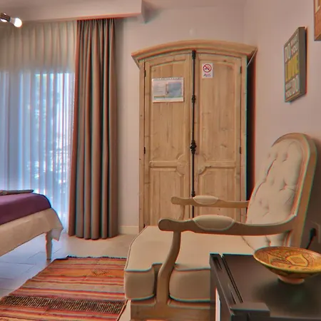 Alacaat Hotel
